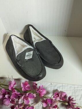 Mixit Gray Fuzzy Lined Women's Slippers